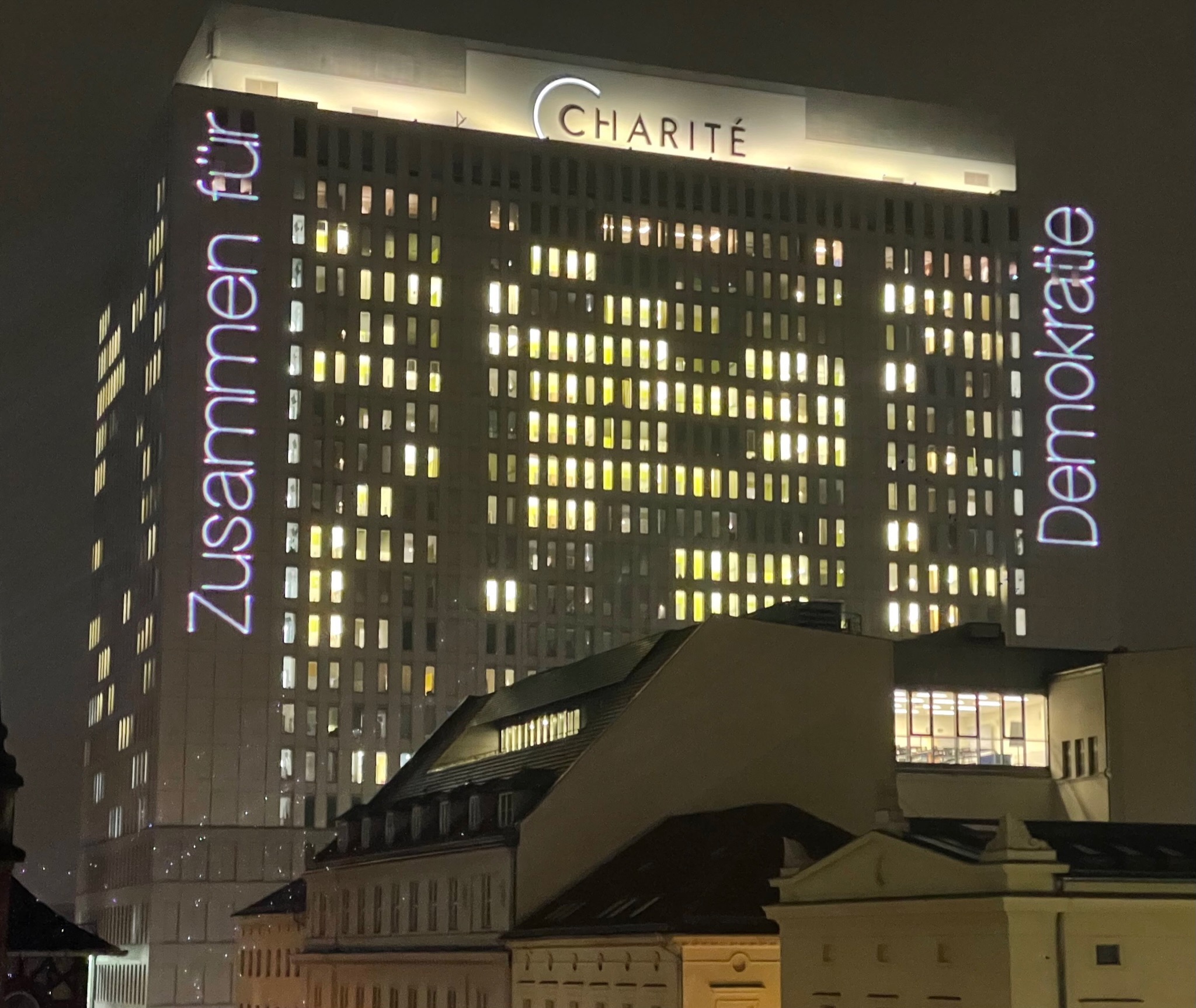 Fassadenprojektion durch Laser